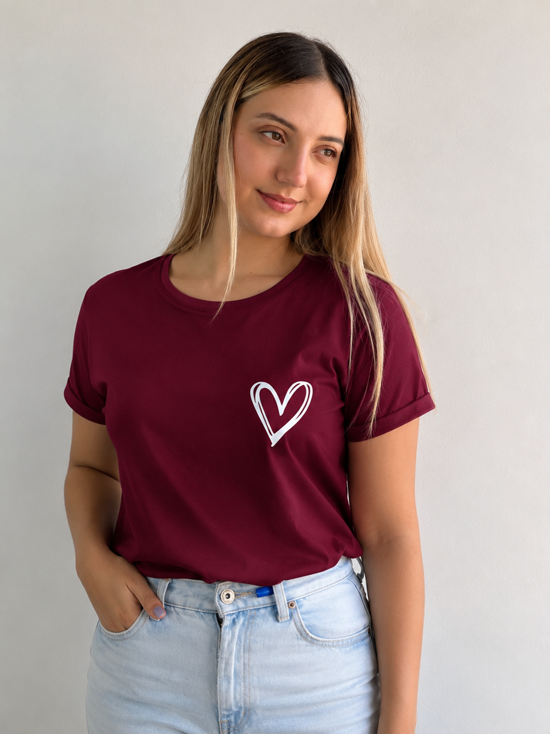 Camiseta Esencial Dama - Corazón Lineal