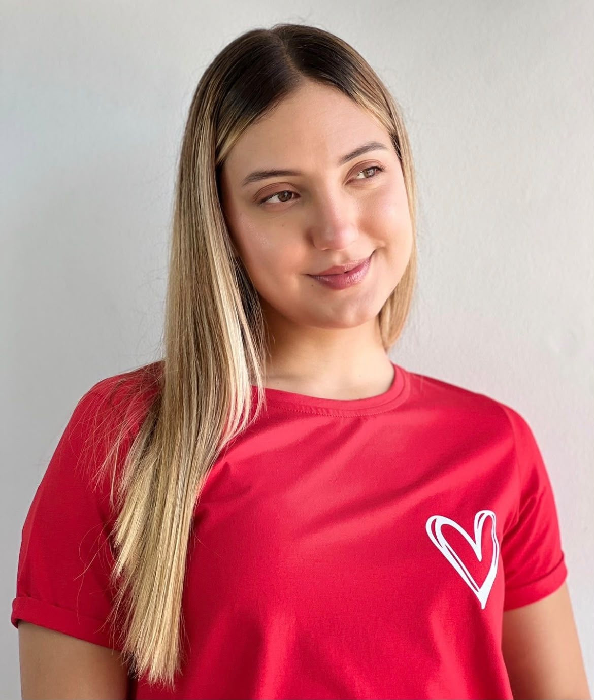 Camiseta Esencial Dama - Corazón Lineal color Rojo - Basictex