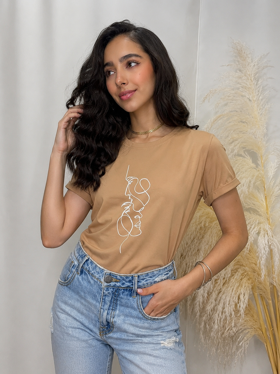 Camiseta Esencial Dama - Rostros Lineales