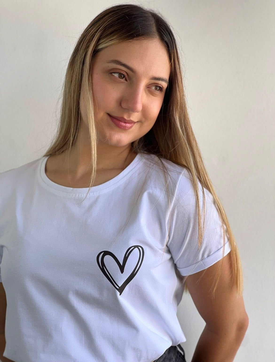 Camiseta Esencial Dama - Corazón Lineal - Basictex