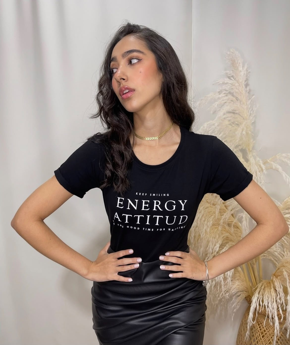 Camiseta Esencial Dama - Energy Attitude color Negro - Basictex