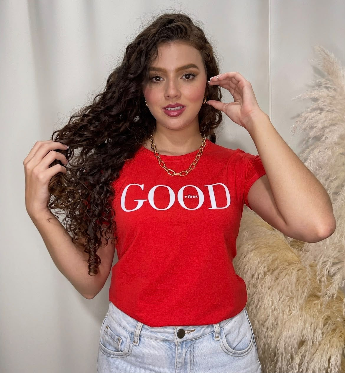 Camiseta Esencial Dama - Good Vibes color Rojo - Basictex